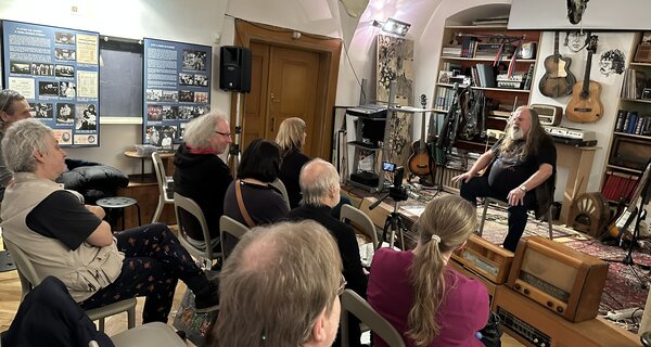 Z přednášky "Život a tvorba Oldřicha Veselého"